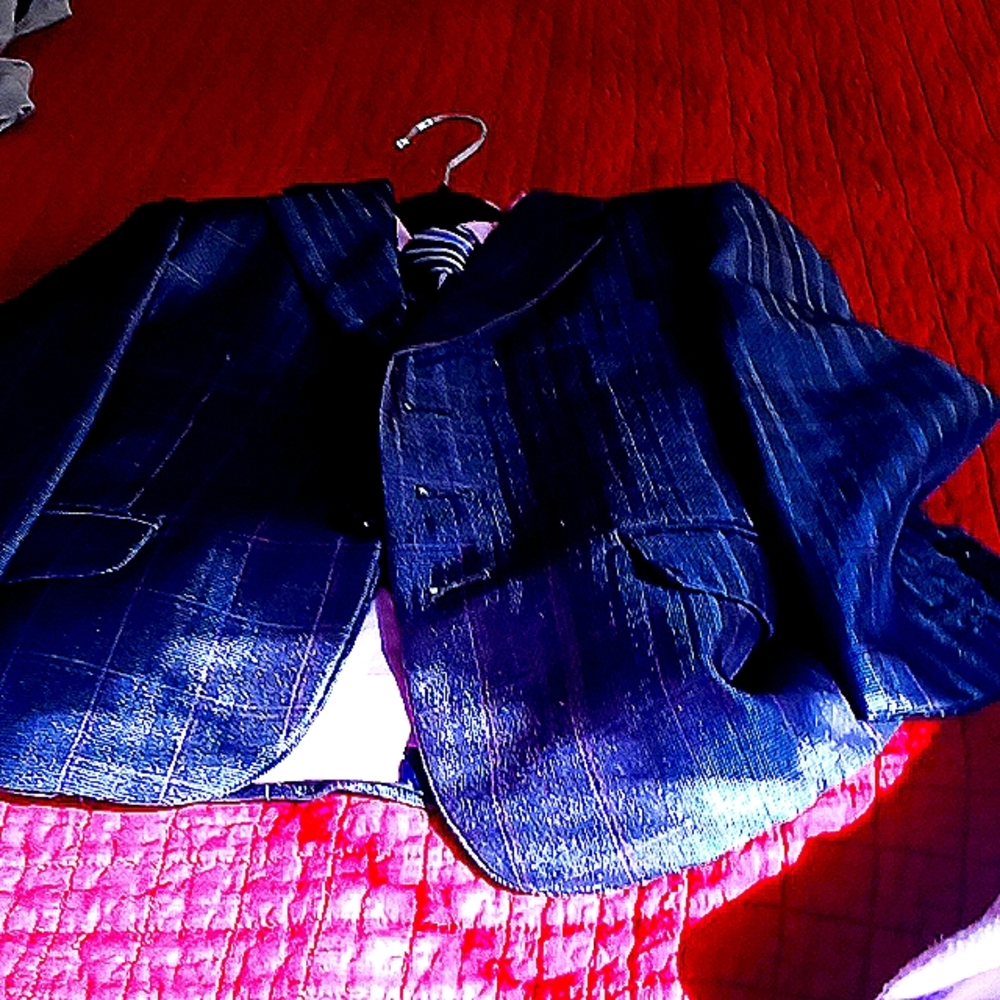 A boy suit purple and black size 4t